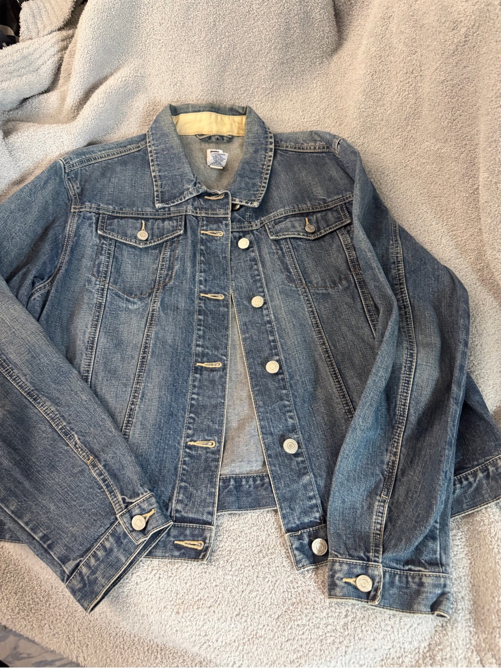 Gap women’s xl Denim Jean Jacket in Medium Blue